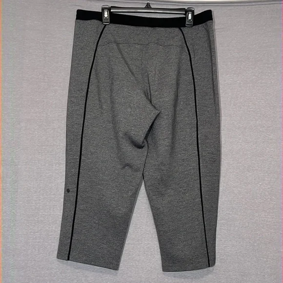 Lululemon Light Strides Crop Pants size 12 - Picture 3 of 10